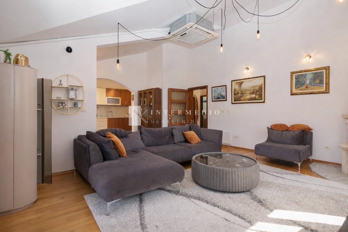 Izdavanje – Četvorosoban stan sa garažom, Topla 1, Herceg Novi